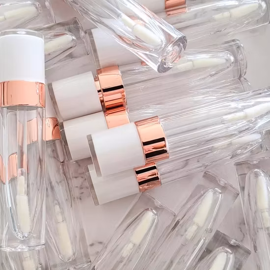 맞춤형 로고가 있는 빈 립글로스 튜브, 로즈 골드 및 흰색 상단, 큰 막대가 있는 5ml 립글로스 튜브